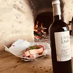 לינה וארוחת בוקר Rouge Bordeaux