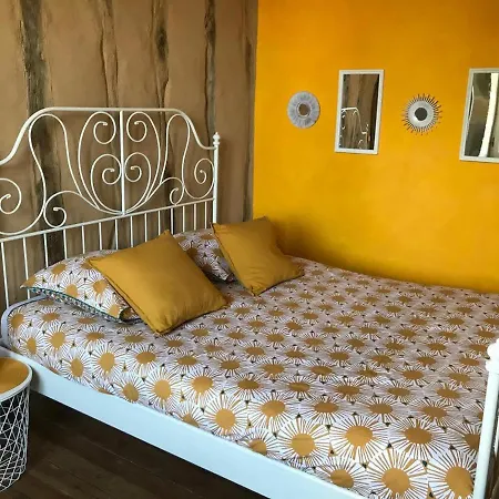 Rouge Bordeaux Bed & Breakfast