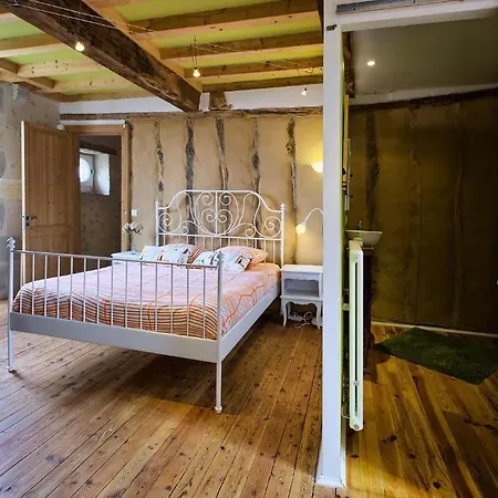 Rouge Bordeaux Bed and Breakfast *